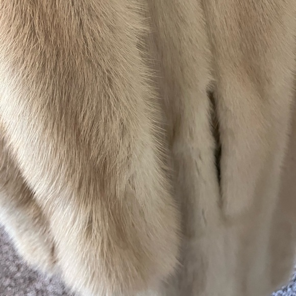 Mink coat - Picture 3 of 3